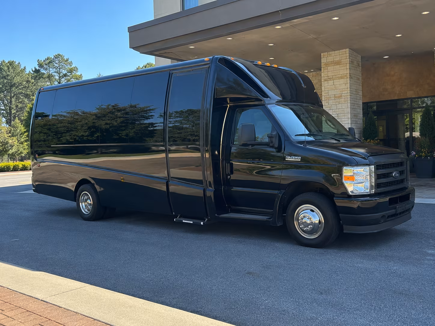 bus rentals for bands and performers traveling through the dfw area