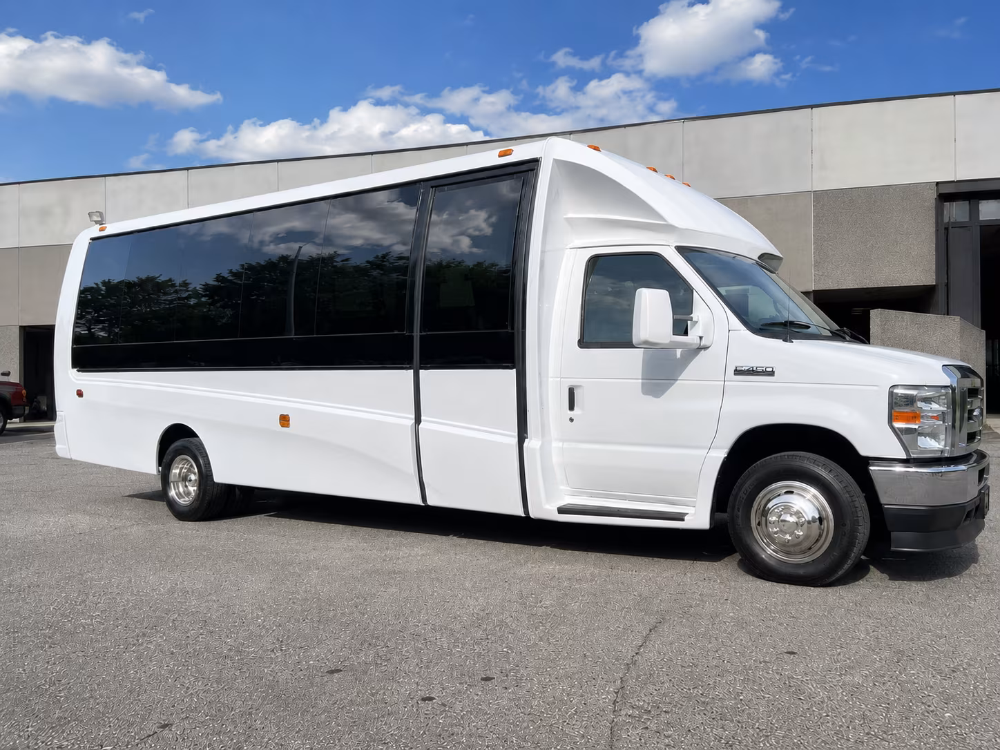 employee shuttle buses for mansfield businesses and corporate campuses