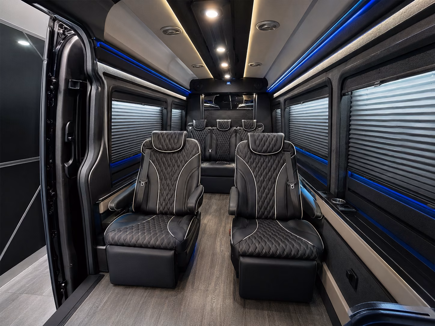 group airport transfers for mansfield sports teams and school travel