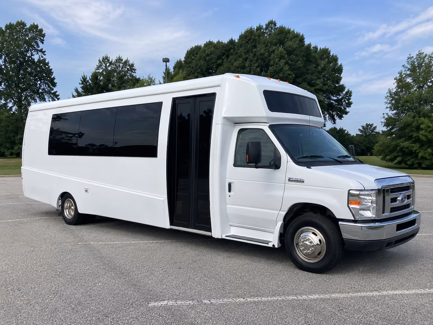 mansfield 18 passenger party bus