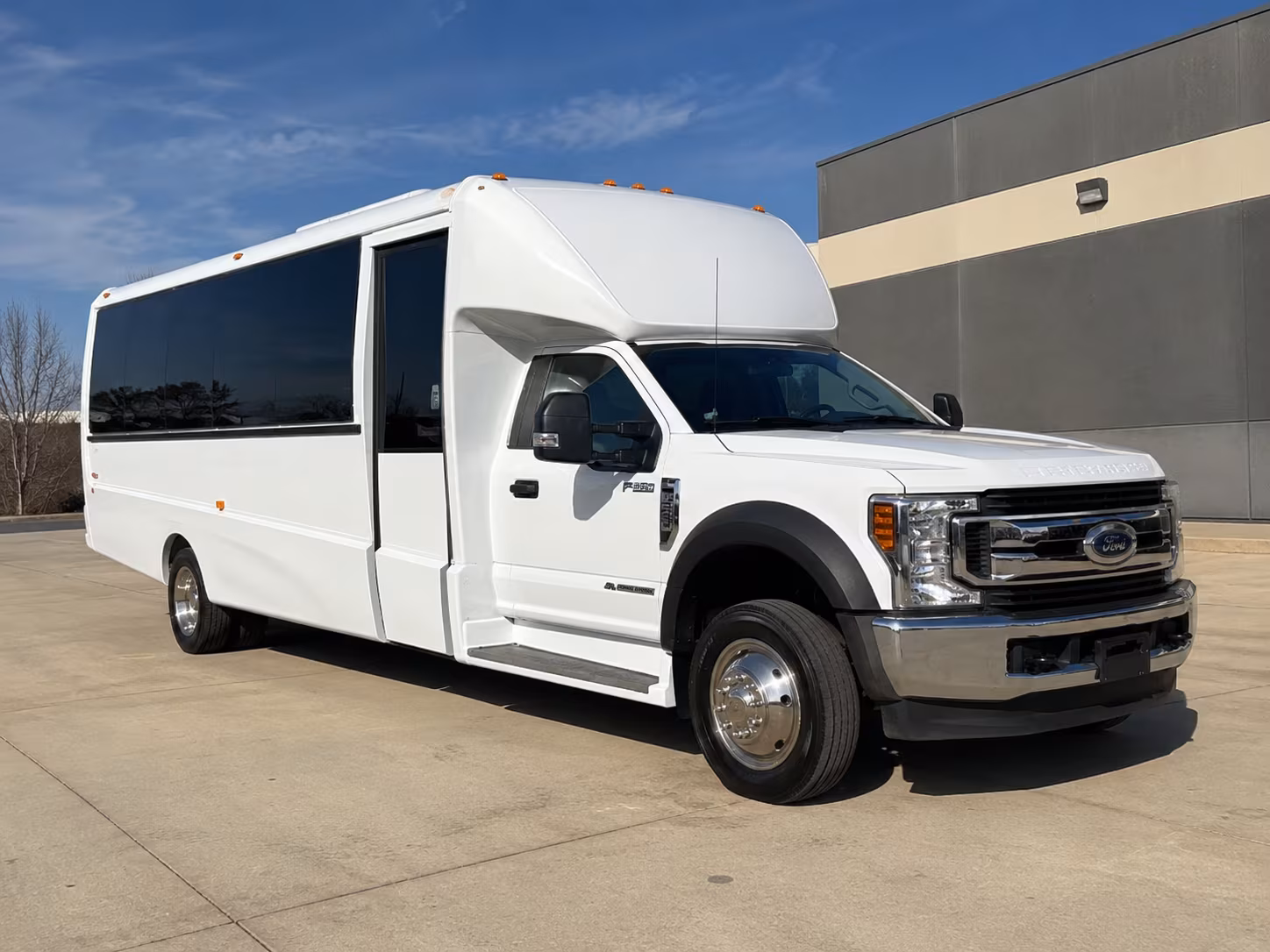 minibus and charter bus rentals for mansfield college campus tours